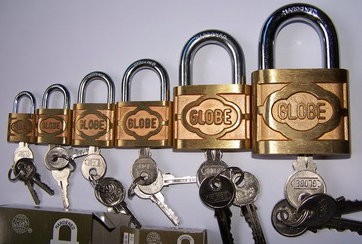 Globe brand 20mm Brass padlock with 3 steel key